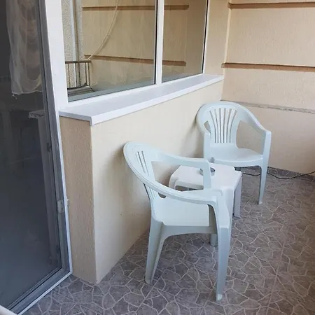 Eli Apartment *