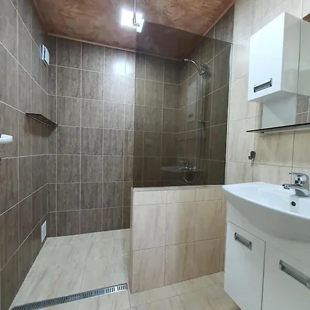 Eli Apartment *